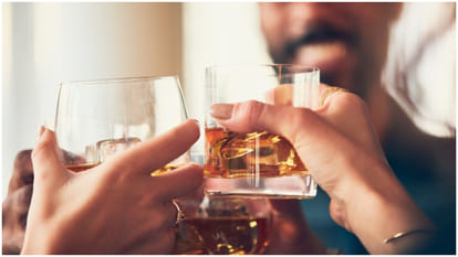 alcohol fd06174fb0152455010b32da9233a5cc