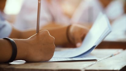 exam 9fe73541baa9733912dc6989f4c3bfe2 1