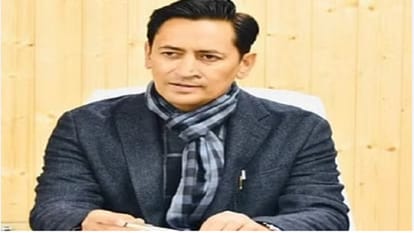 किसान आत्महत्या मामला: सीएम धामी ने दिए मजिस्ट्रेट जांच के आदेश, कुमाऊं आयुक्त दीपक रावत को सौंपी जिम्मेदारी-Newsnetra 3 kamauu kamashanara thapaka ravata 639522a964c9f89b8cfe1f19e2361a36