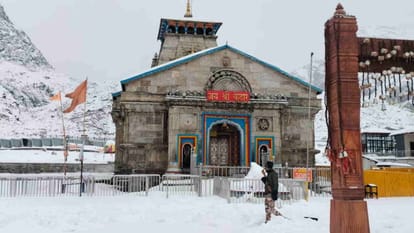 snowfall in kedarnath dham f6fc52d83f8cd6898fbce737e584a31f
