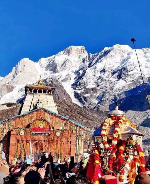 केदारनाथ धाम में रावल उत्तराधिकार पर विवाद: त्यागपत्र बिना घोषणा कितनी उचित, नियुक्ति अधिकार पर उठे सवाल-Newsnetra 3 FB IMG 1771100352404