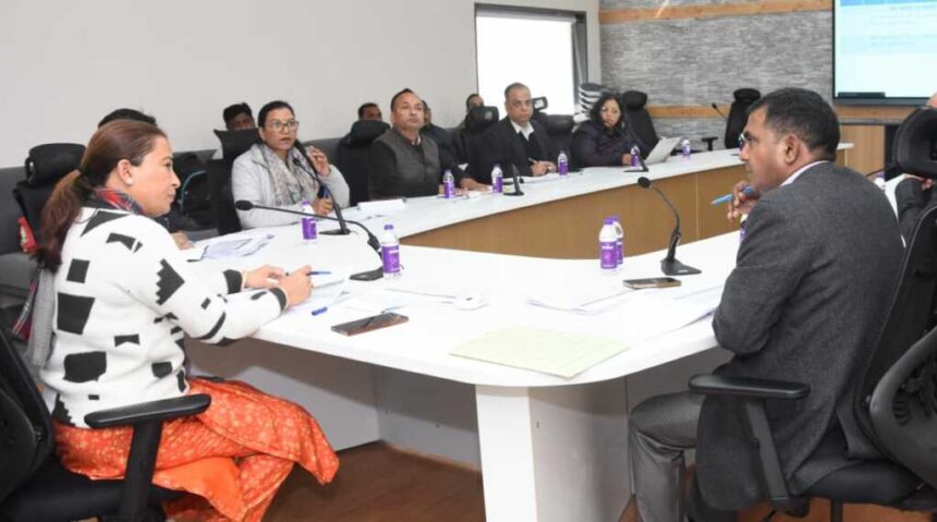 महिला एवं बाल विकास योजनाओं की समीक्षा, मंत्री रेखा आर्या ने दिए तेजी से क्रियान्वयन के निर्देश-Newsnetra 3 IMG 20260206 WA0175