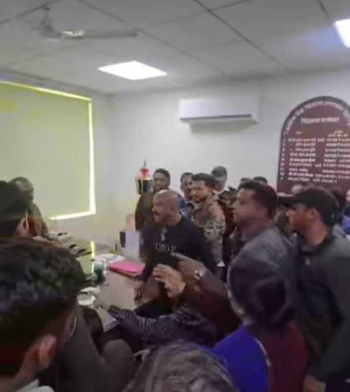 निदेशक से मारपीट प्रकरण: भाजपा विधायक उमेश काऊ से करेगी जवाब तलब-Newsnetra 3 IMG 20260221 WA0122