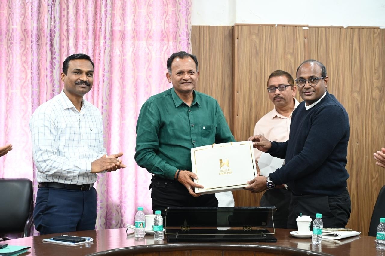 653712871 1237930345176661 1649681272794863277 n