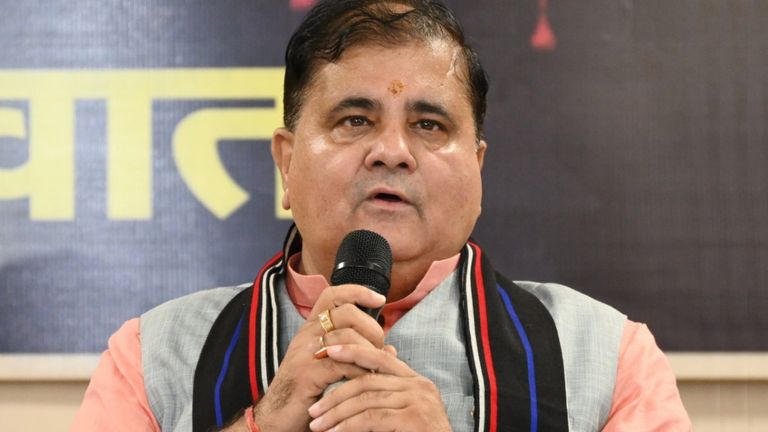 भाजपा का कांग्रेस पर तंज—निकाले गए नेताओं को टिकट देना 2027 में ‘कमल’ की हैट्रिक का संकेत-Newsnetra 3 6863cfec38c29 mahendra bhatt elected uttarakhand bjp president 01091118 16x9 2