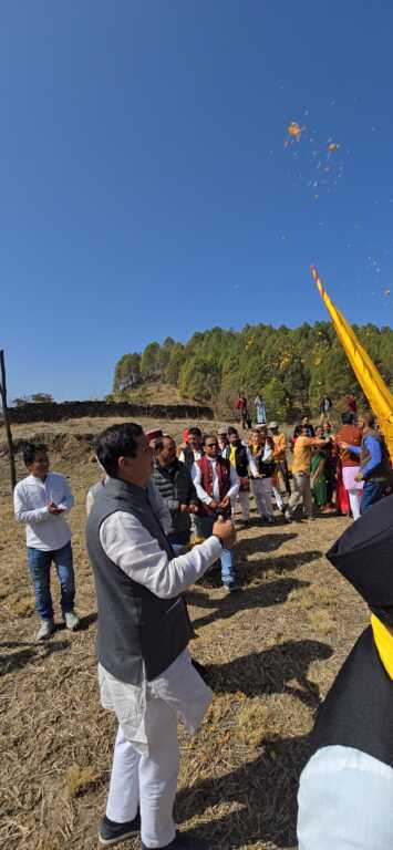 धूर गांव में होली खेलकर सांसद अनिल बलूनी ने ‘घोस्ट विलेज’ आबाद करने का लिया संकल्प-Newsnetra 12 IMG 20260228 WA0312