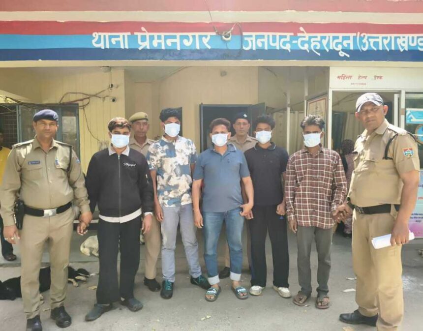 देहरादून में हुड़दंगियों पर पुलिस का एक्शन: प्रेमनगर में सार्वजनिक झगड़े के दौरान 5 आरोपी गिरफ्तार-Newsnetra 3 IMG 20260327 WA0098