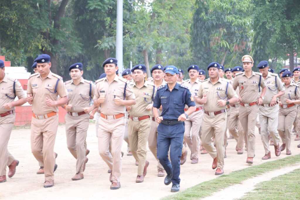 एसएसपी देहरादून का पुलिस लाइन वार्षिक निरीक्षण: परेड, शस्त्रागार, बैरक और भोजनालय व्यवस्थाओं पर दिए सख्त निर्देश-Newsnetra 27 IMG 20260327 WA0116