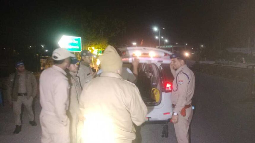 देहरादून में ‘ऑपरेशन नाइट वॉच’ सख्त: हुड़दंगी छात्रों पर शिकंजा, रातभर चली चेकिंग में 16 गिरफ्तार, 30+ वाहन सीज-Newsnetra 17 IMG 20260327 WA0135