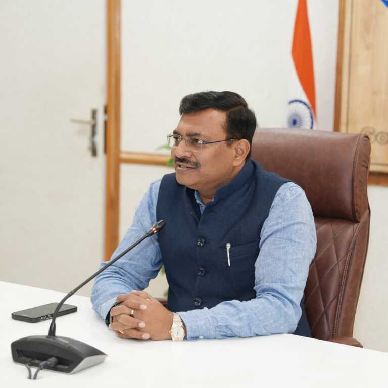 चारधाम यात्रा से पहले उत्तराखंड में ईंधन आपूर्ति सुदृढ़, कालाबाजारी पर सख्ती और ग्रीन एनर्जी को बढ़ावा-Newsnetra 5 IMG 20260329 WA0034