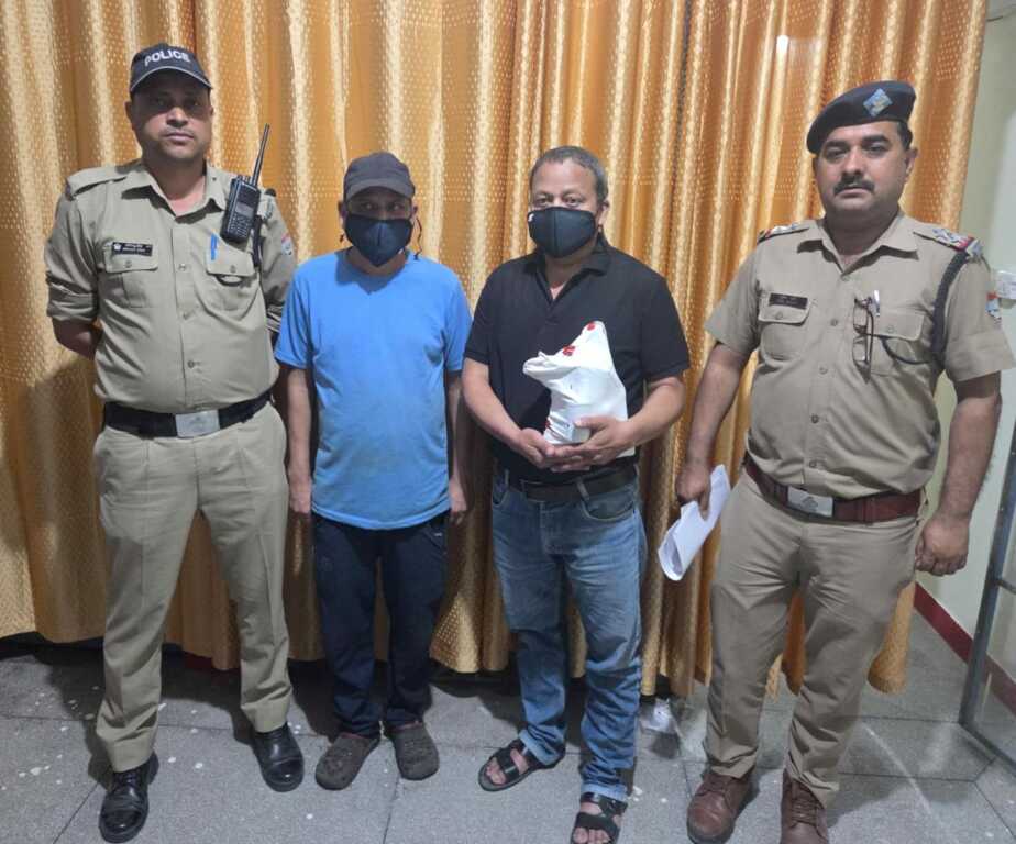 देहरादून में ‘ऑपरेशन प्रहार’ की बड़ी कार्रवाई: बिना लाइसेंस शराब परोसता रेस्टोरेंट पकड़ा-Newsnetra 6 IMG 20260406 WA0007