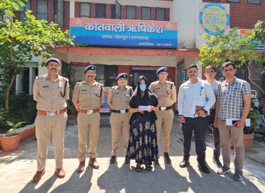 ऑपरेशन प्रहार के तहत ऋषिकेश में अवैध रूप से रह रही बांग्लादेशी महिला गिरफ्तार, फर्जी आधार कार्ड समेत दस्तावेज बरामद-Newsnetra 3 IMG 20260416 WA0036