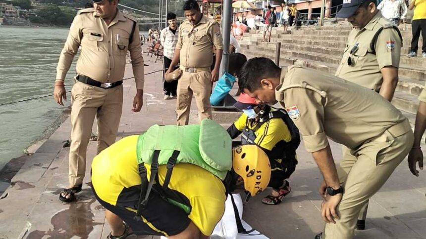 डबल ट्रिपल बीच हादसा: SDRF और जल पुलिस ने एक युवक का शव निकाला, सर्च ऑपरेशन जारी-Newsnetra 7 IMG 20260525 WA0048