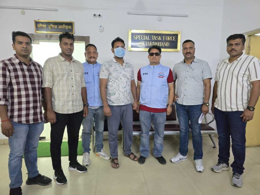 गोवा के करोड़ों के सेक्सटॉर्शन रैकेट का सरगना देहरादून से गिरफ्तार, STF और गोवा पुलिस की बड़ी कार्रवाई-Newsnetra 3 IMG 20260525 WA0052 1