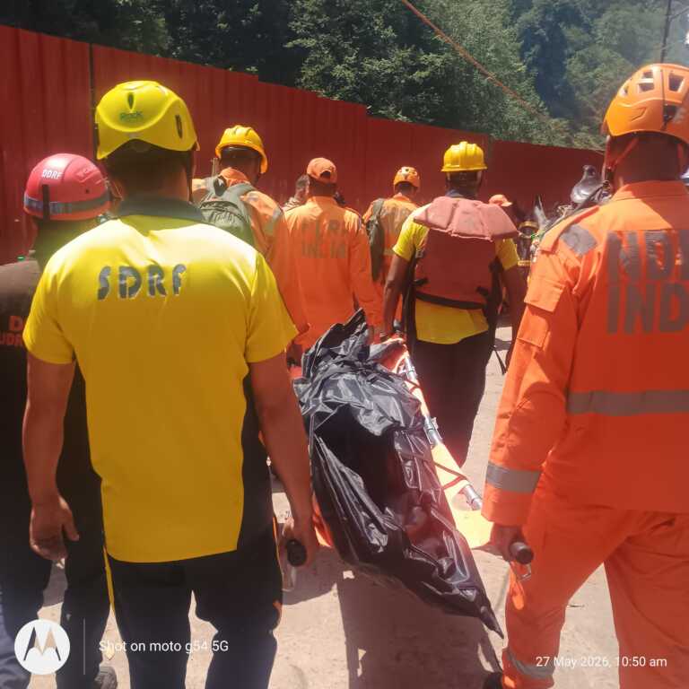 गौरीकुंड में नदी से अज्ञात शव बरामद, SDRF-NDRF ने चलाया संयुक्त रेस्क्यू अभियान-Newsnetra 6 IMG 20260527 WA0049