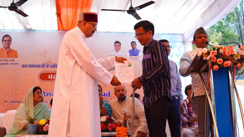 एकेश्वर में विकास की गंगा बह रही है: सतपाल महाराज, बहुउद्देशीय शिविर में गिनाईं 9 वर्षों की उपलब्धियां-Newsnetra 15 IMG 20260530 WA0059