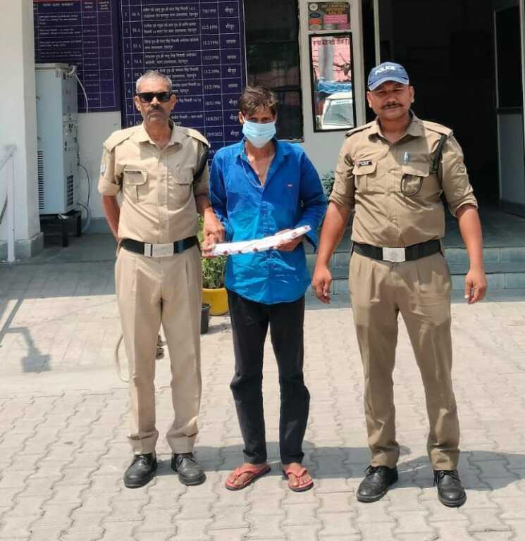 ऑपरेशन प्रहार के तहत देहरादून पुलिस की बड़ी कार्रवाई, अवैध खुखरी के साथ शातिर अपराधी आकाश भट्ट उर्फ अंडा गिरफ्तार-Newsnetra 3 IMG 20260609 WA0014