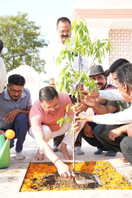 “एक पेड़ मां के नाम” अभियान के तहत मुख्यमंत्री धामी ने किया पौधरोपण, दिया स्वच्छता का संदेश-Newsnetra 7 IMG 20260615 WA0059
