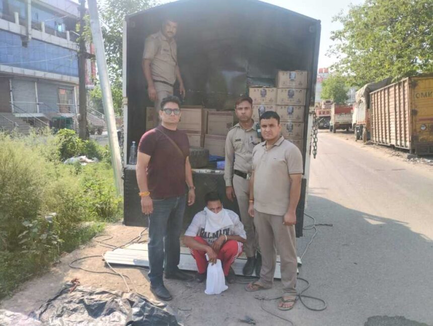 देहरादून में शराब तस्करों पर एसटीएफ का बड़ा वार, 80 पेटी अवैध अंग्रेजी शराब बरामद-Newnetra 3 IMG 20260622 WA0051