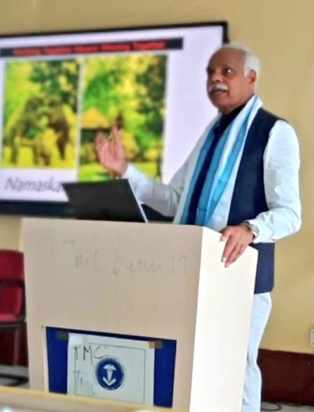 एम्स गुवाहाटी के अध्यक्ष ने त्रिपुरा के राज्यपाल से की भेंट; भविष्य के चिकित्सकों को सड़क सुरक्षा और राष्ट्र निर्माण पर किया संबोधित-Newsnetra 4 c1198ab0 bc24 4967 b6bb 2f37088ab89b