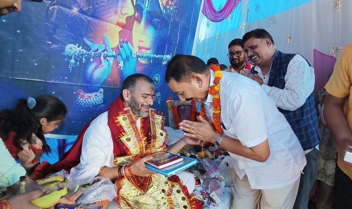गुरु पूर्णिमा पर पूर्व विधायक विजयपाल सजवाण ने विभिन्न धर्मगुरुओं का लिया आशीर्वाद, सनातन परंपरा के संरक्षण का दिया संदेश- Newsnetra 9 8e41e1f4 13f9 4fc9 bd07 2aa867d66672