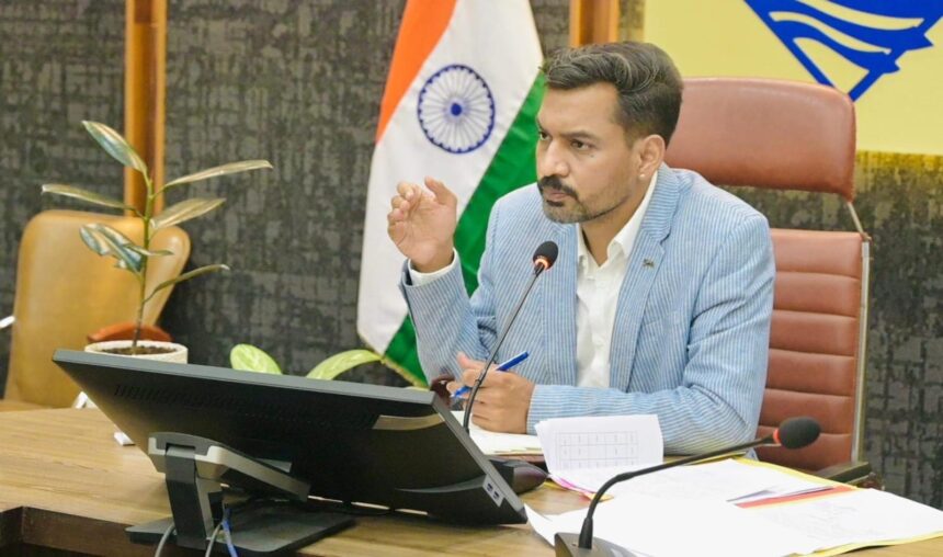 मानसून में डीएम आशीष चौहान सख्त, डेंगू-आपदा रोकथाम के लिए सभी विभागों को अलर्ट मोड पर रहने के निर्देश-Newsnetra 3 94772c1e c994 4887 b91c bf901b36ffd9