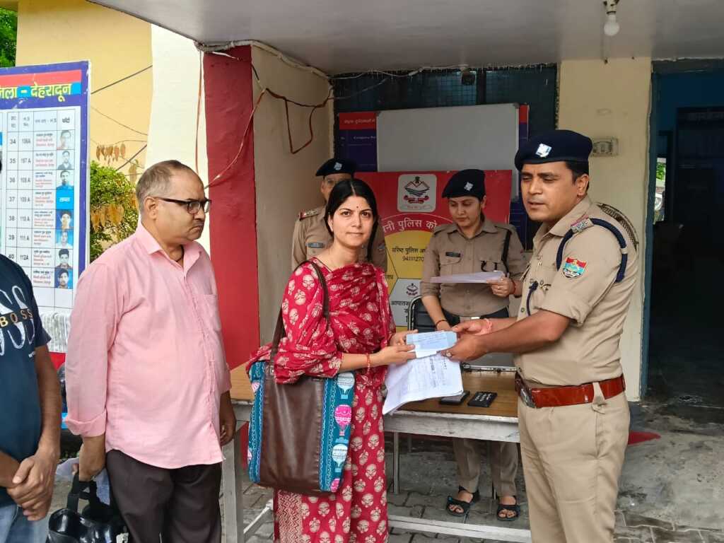 विकासनगर पुलिस की बड़ी सफलता, CEIR पोर्टल से अब तक 16 लाख रुपये के 78 गुम मोबाइल बरामद-Newsnetra 15 IMG 20260703 WA0039