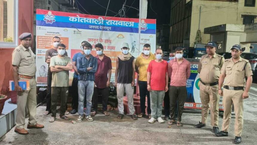 'ऑपरेशन प्रहार' के तहत रायवाला पुलिस का बड़ा अभियान, सार्वजनिक स्थानों पर शराब पी रहे 22 लोगों के चालान-Newsnetra 3 IMG 20260703 WA0047