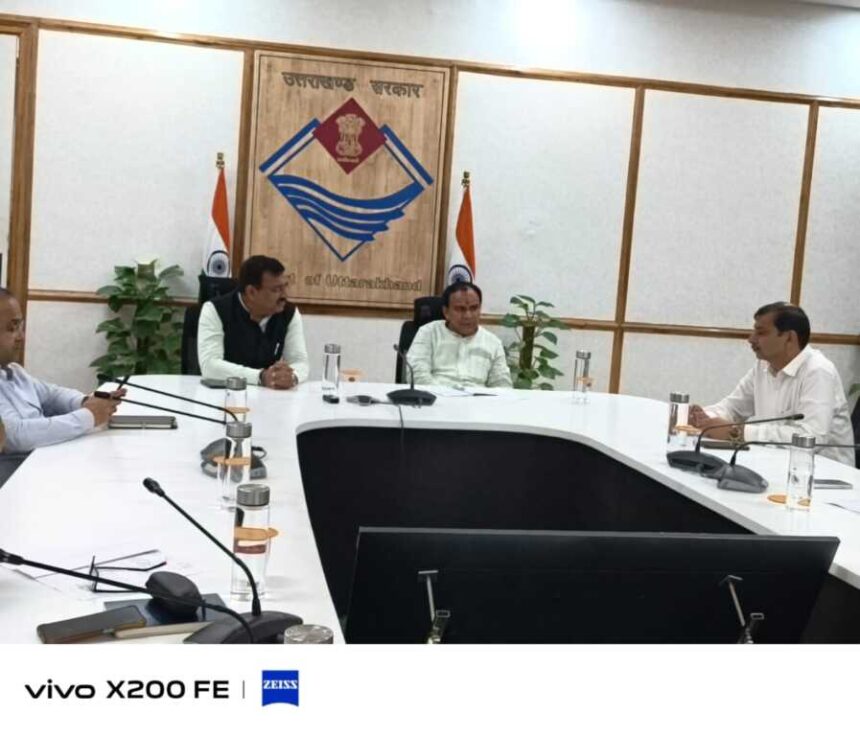 फर्जी मेडिकल प्रमाणपत्रों पर सख्त कार्रवाई की तैयारी, तबादले से पहले शिक्षकों का होगा दोबारा मेडिकल टेस्ट; गंभीर रूप से बीमार कर्मचारियों को मिलेगी अनिवार्य सेवानिवृत्ति-Newsnetra 3 IMG 20260703 WA0089 1