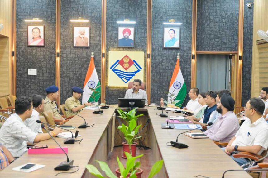 देहरादून की ट्रैफिक व्यवस्था सुधारने को डीएम सख्त, इंदिरा मार्केट मल्टीलेवल पार्किंग की धीमी रफ्तार पर जताई नाराजगी-Newsnetra 3 IMG 20260711 WA0011