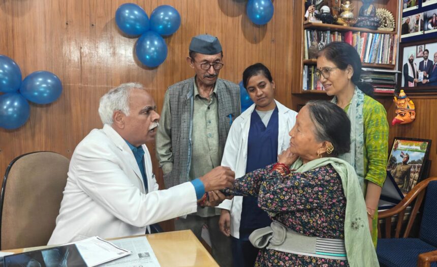 संजय ऑर्थोपीडिक स्पाइन एवं मैटरनिटी सेंटर द्वारा राष्ट्रीय चिकित्सक दिवस पर निःशुल्क स्वास्थ्य परामर्श का आयोजन-Newsnetra 11 WhatsApp Image 2026 07 02 at 11.18.51 AM 1