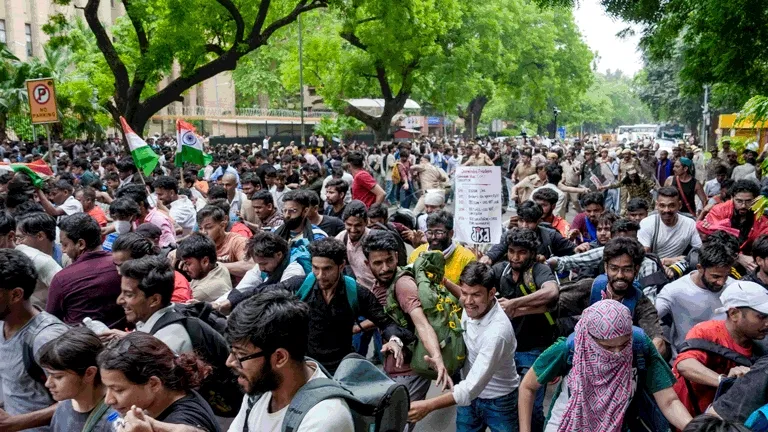 NEET-2026 संसद मार्च के बाद जांच तेज, प्रदर्शन में शामिल गैर-NEET लोगों की भूमिका पर सवाल-Newsnetra 3 cjp protest 0b72f7165b2f51f46333e14a8d229e79
