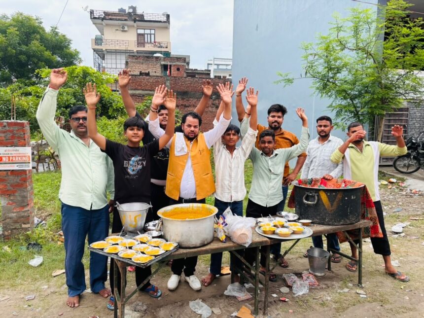 कांवड़ यात्रियों की सेवा में जगजीतपुर रोड पर भंडारे का आयोजन, शिवभक्तों को कराया भोजन और वितरित किया प्रसाद-Newsnetra 3 01e59986 1d9f 460c 9716 61b459027c7e 1