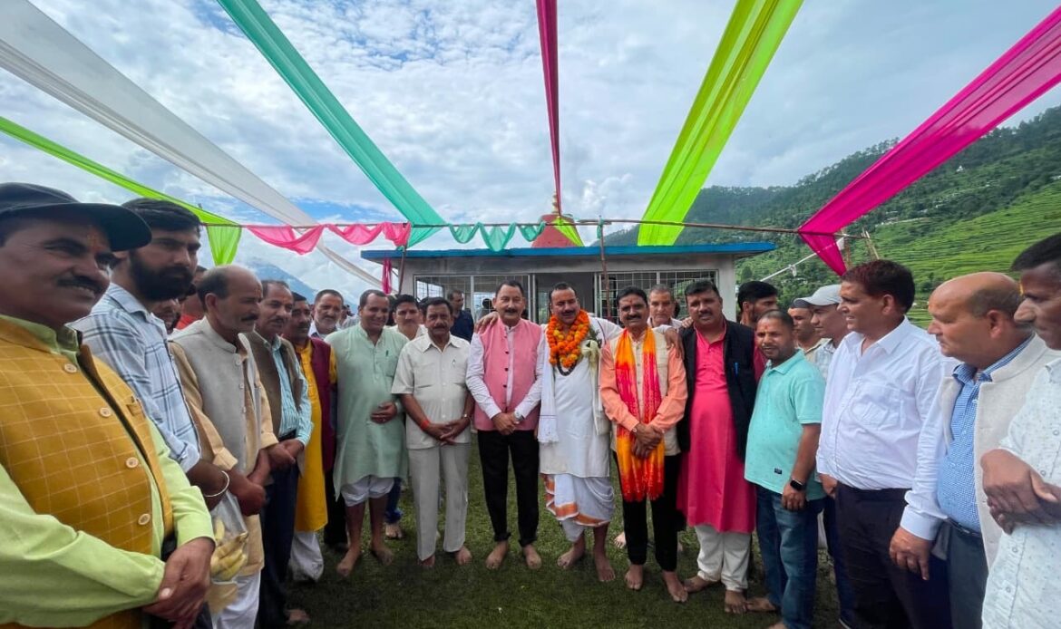 पौराणिक परंपरा का दिव्य समागम, मुस्टिकसौड़ में उमड़ा आस्था का सैलाब!-Newsnetra 15 49a4a2f8 bd14 472a 9723 bff342102fdf