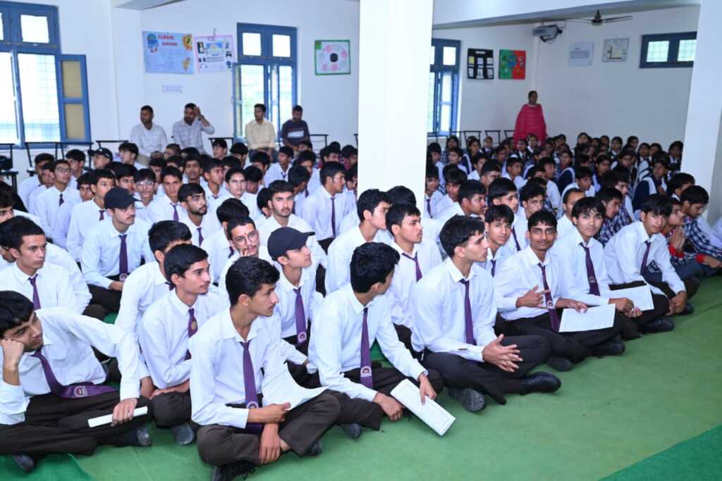 ‘जागरूक मतदाता ही मजबूत लोकतंत्र की आधारशिला’, SIR अभियान में विद्यार्थियों को किया गया जागरूक-Newsnetra 12 IMG 20260811 WA0061