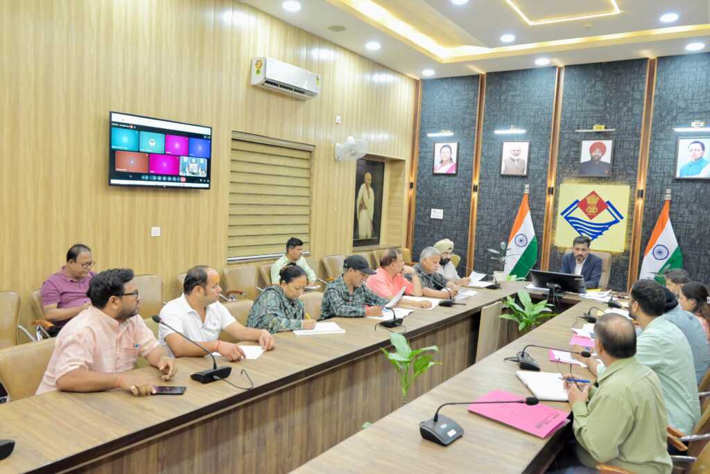 देहरादून SIR में 39 हजार से ज्यादा ने नाम जुड़वाने को किया आवेदन, 5.47 लाख मतदाताओं को जारी हुए नोटिस-Newsnetra 6 IMG 20260818 WA0114