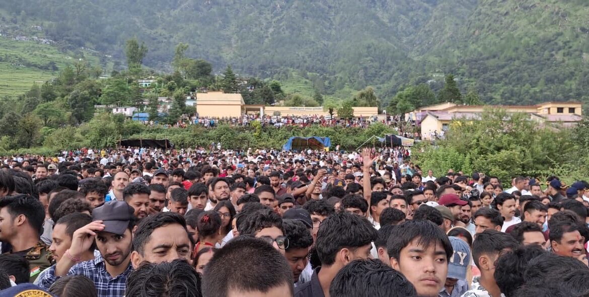 पौराणिक परंपरा का दिव्य समागम, मुस्टिकसौड़ में उमड़ा आस्था का सैलाब!-Newsnetra 11 a8ab927f 7fd9 4e60 bf85 cf323e1182d2