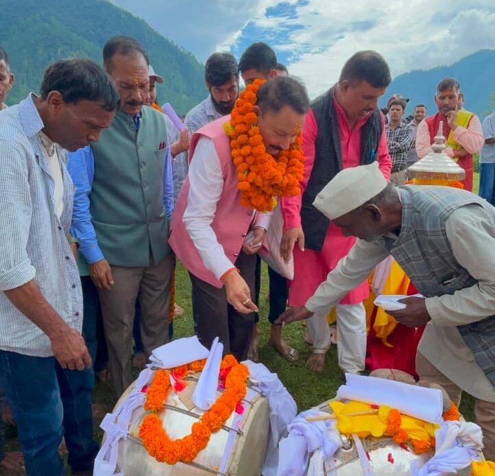 पौराणिक परंपरा का दिव्य समागम, मुस्टिकसौड़ में उमड़ा आस्था का सैलाब!-Newsnetra 9 df0ebe94 2365 4cb2 bcac 5f1171f6805c