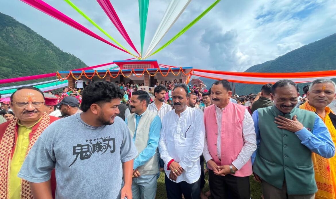 पौराणिक परंपरा का दिव्य समागम, मुस्टिकसौड़ में उमड़ा आस्था का सैलाब!-Newsnetra 17 eb2be36a f646 4270 93a6 b08386f3291d