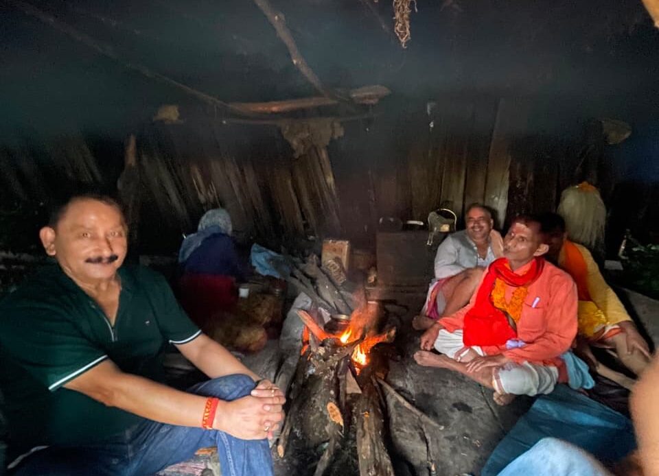 बाड़ागड्डी क्षेत्र की पौराणिक शैल यात्रा में शामिल हुए पूर्व विधायक विजयपाल सजवाण, हरुन्ता बुग्याल तक तय किया पैदल सफर-Newsnetra 13 img 8554
