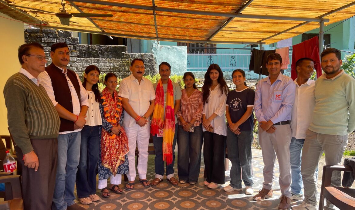 नवनिर्वाचित छात्रसंघ पदाधिकारियों से पूर्व विधायक विजयपाल सजवाण ने की शिष्टाचार भेंट-Newsnetra 16 2422f6e1 359e 4a9e b9b2 3e891ed02484