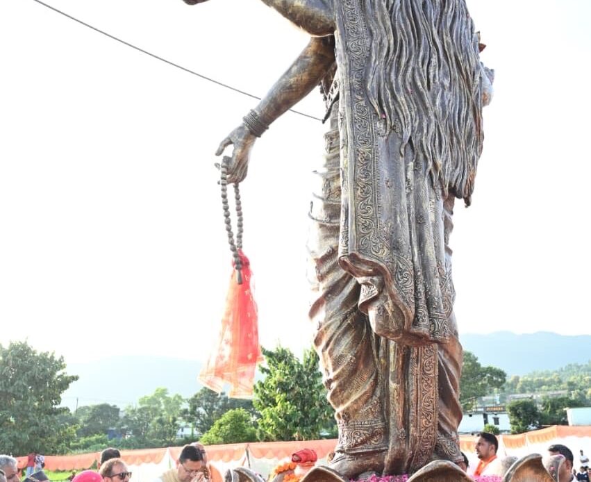 2100 दीपों से जगमगाया मां यमुना का तट, हरिपुर कालसी को मिली बड़ी आध्यात्मिक सौगात, मां यमुना प्रतिमा का हुआ अनावरण-Newsnetra 5 2646a790 532a 45ec 86e0 0b3e2c408c86