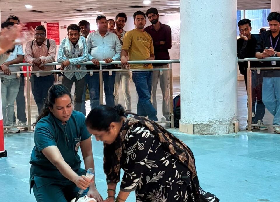 विश्व हृदय दिवस पर स्वास्थ्य जागरूकता अभियान, एम्स ऋषिकेश में ओपीडी मरीजों व तीमारदारों को किया हृदय संबंधी बीमारियों के प्रति जागरूक-Newsnetra 10 2e4c28c5 c647 4605 a9c3 604da7f57e36