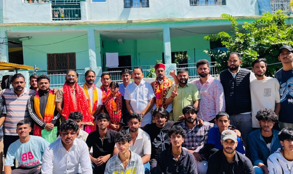 नवनिर्वाचित छात्रसंघ पदाधिकारियों से पूर्व विधायक विजयपाल सजवाण ने की शिष्टाचार भेंट-Newsnetra 13 36224127 dc39 4837 9b68 b2ac002e18e4