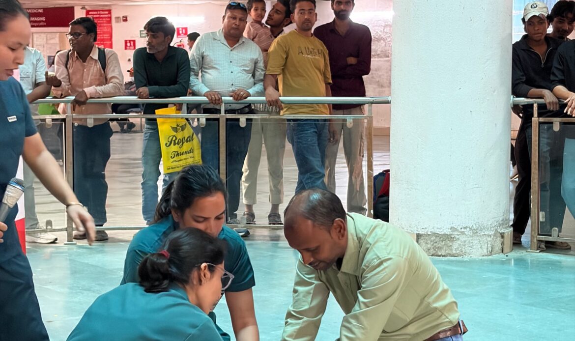 विश्व हृदय दिवस पर स्वास्थ्य जागरूकता अभियान, एम्स ऋषिकेश में ओपीडी मरीजों व तीमारदारों को किया हृदय संबंधी बीमारियों के प्रति जागरूक-Newsnetra 7 37e2667d 652f 4bf9 b250 ecc48853fb5b