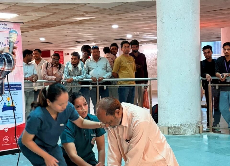 विश्व हृदय दिवस पर स्वास्थ्य जागरूकता अभियान, एम्स ऋषिकेश में ओपीडी मरीजों व तीमारदारों को किया हृदय संबंधी बीमारियों के प्रति जागरूक-Newsnetra 11 4c30a9e2 6780 4876 bf11 2088bb010c32