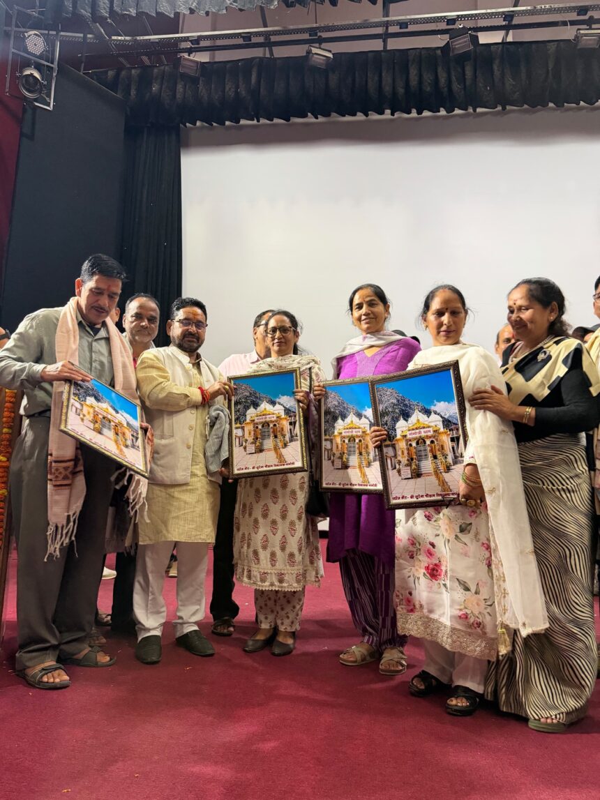 गंगोत्री विधायक सुरेश चौहान की सराहनीय पहल शिक्षक दिवस पर किया गुरूवो का सम्मान-Newsnetra 3 6a08d1e0 1db7 451c 8ea6 702cf5abe609