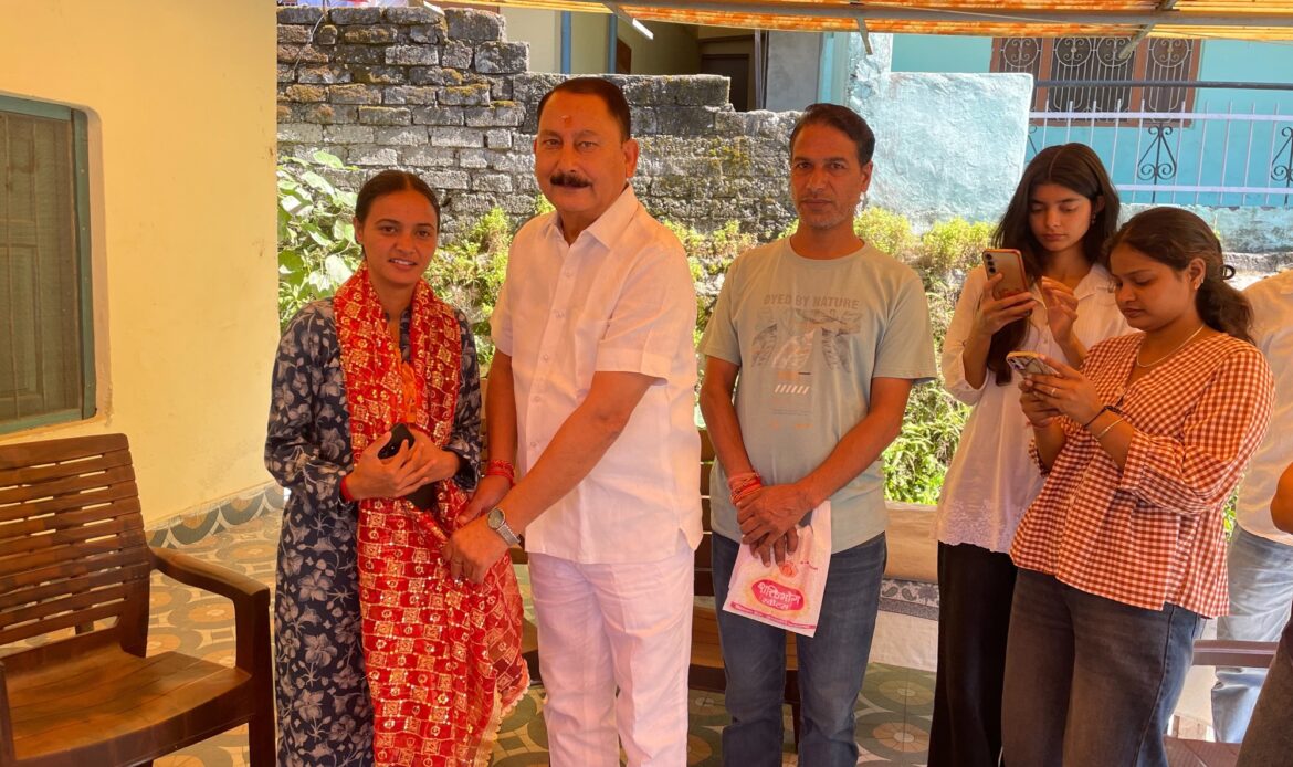 नवनिर्वाचित छात्रसंघ पदाधिकारियों से पूर्व विधायक विजयपाल सजवाण ने की शिष्टाचार भेंट-Newsnetra 10 96a300e9 b553 47df 9bba 74e9afcaf342