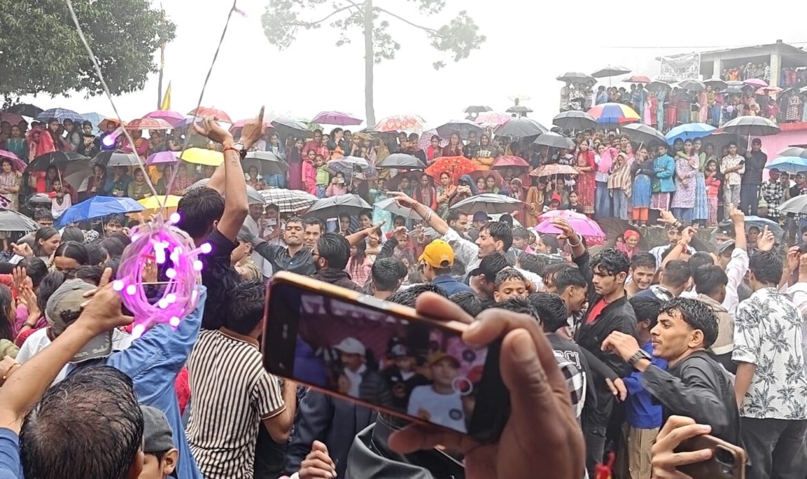 पूर्व विधायक विजयपाल सजवाण ने ठाण्डी के प्रसिद्ध ‘भेडू कु थौलू’ मेले में बतौर मुख्य अतिथि की शिरकत-Newsnetra 4 9be27594 d247 448e be31 3f6e8a2a0109
