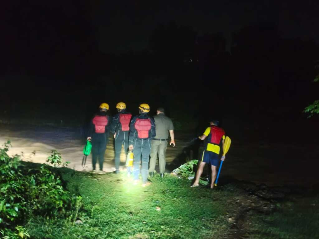 कंडोली पुल के पास तेज बरसाती बहाव में बही क्रेटा, वाहन में सवार दो लोगों की मौत; SDRF ने रातभर चलाया रेस्क्यू अभियान, घायल युवती को 2 किमी दूर से सुरक्षित बाहर निकाला-Newsnetra 9 IMG 20260901 WA0117